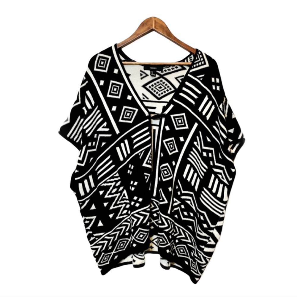 🎉 HP 🎉 Forever 21 | Sleeved Aztec Poncho Sweater